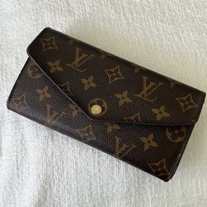 Authentic Louis Vuitton Sarah Wallet